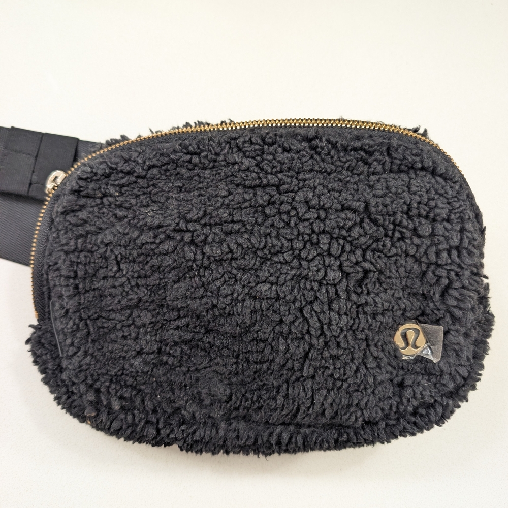 Lululemon Athletica Everything Fleece Black Belt Bag